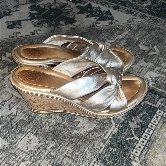 Nurture Shoes - Nurture women’s Elegant gold leather Wedge Sandals size 7